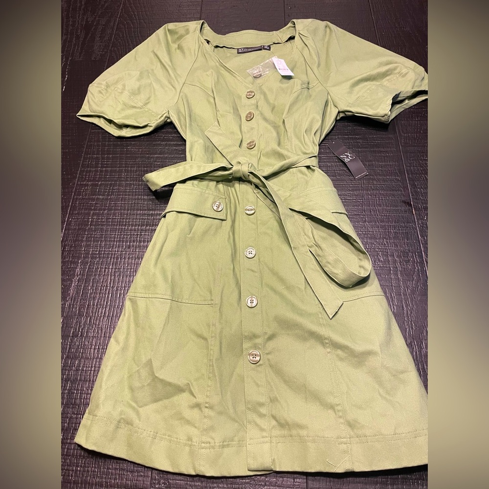 New York & Company Button-Down Dress. Light green. Size Medium.